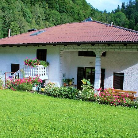 Rooms With Shared Kitchen Zver, Great For Hikers Худаюжна Экстерьер фото