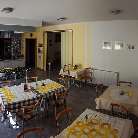 Rooms With Shared Kitchen Zver, Great For Hikers Худаюжна Экстерьер фото