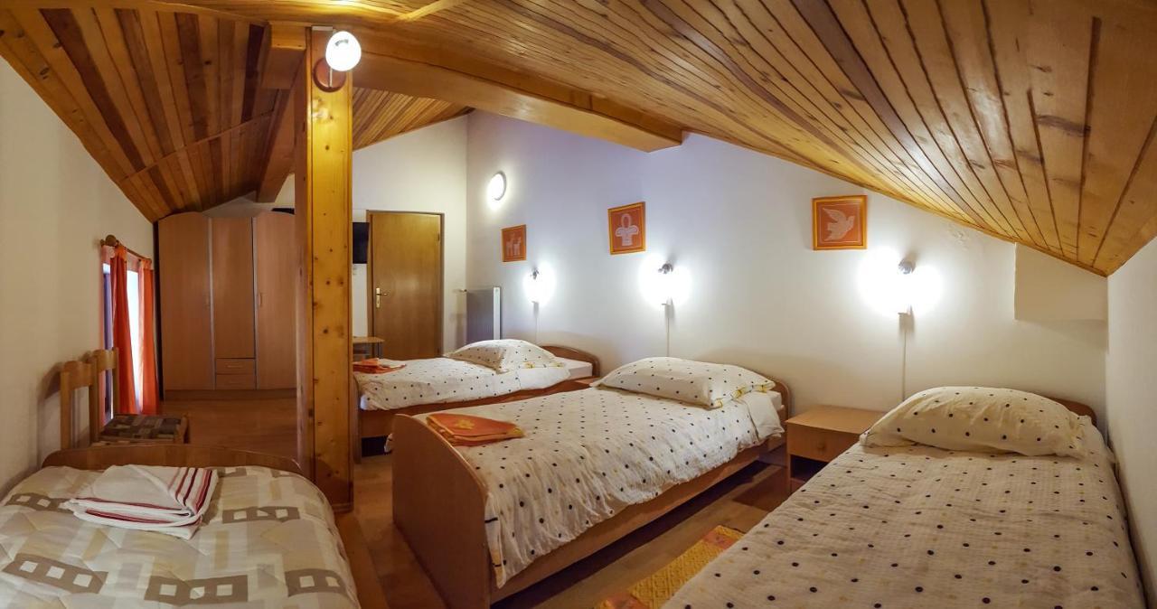 Rooms With Shared Kitchen Zver, Great For Hikers Худаюжна Экстерьер фото