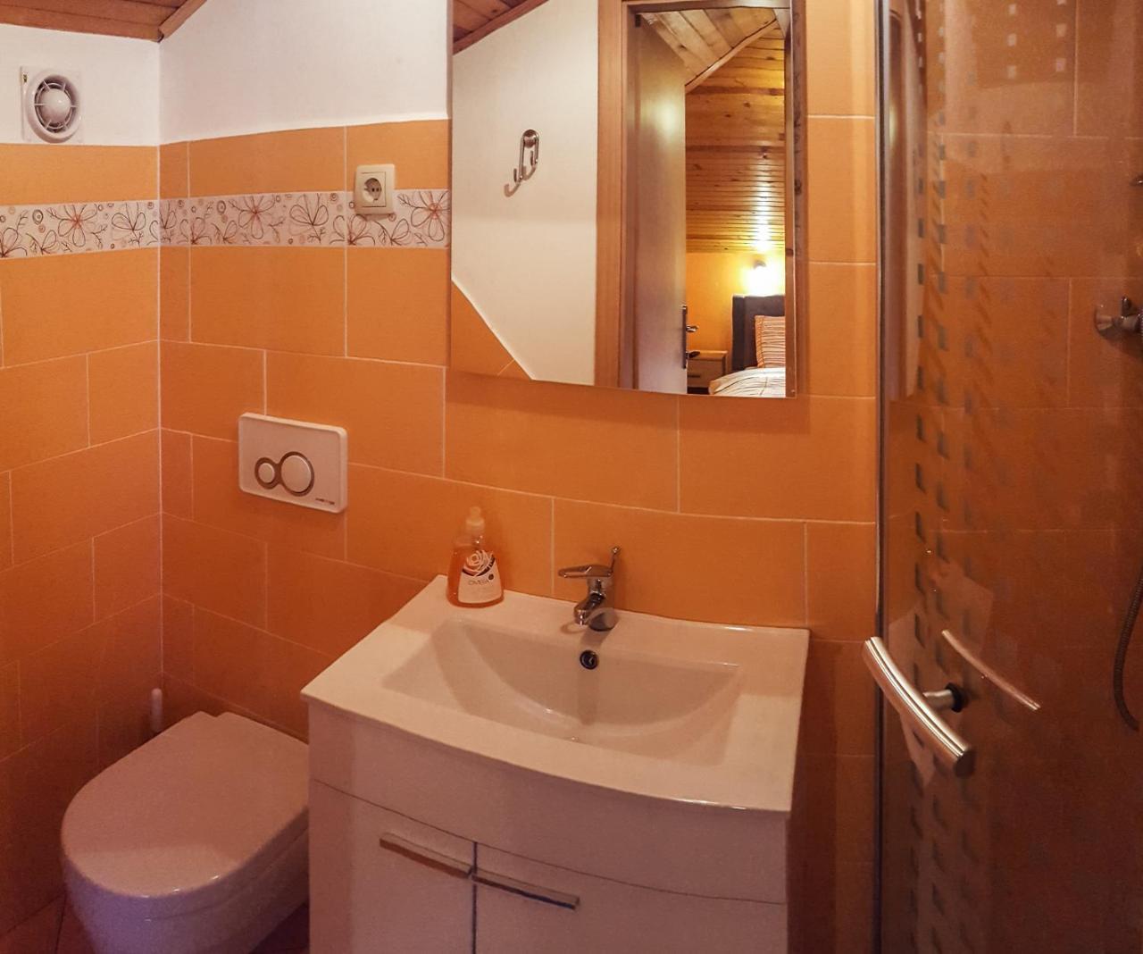 Rooms With Shared Kitchen Zver, Great For Hikers Худаюжна Экстерьер фото