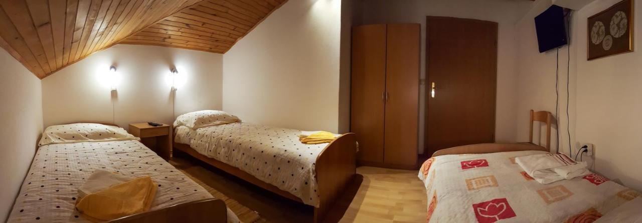 Rooms With Shared Kitchen Zver, Great For Hikers Худаюжна Экстерьер фото