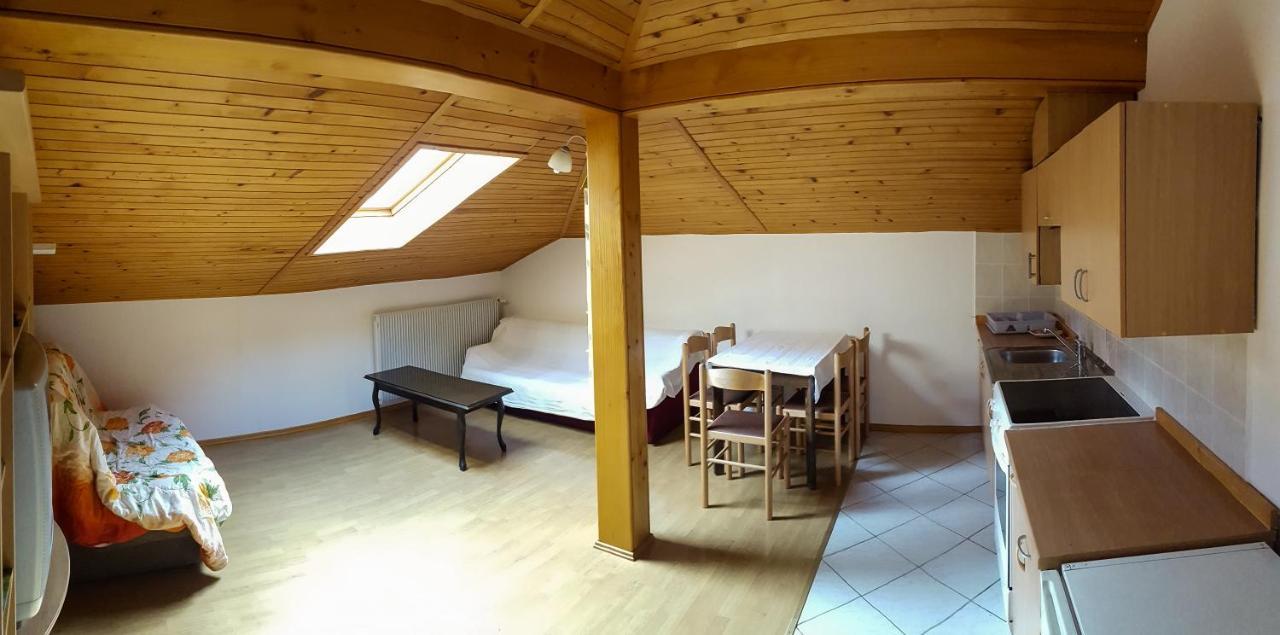 Rooms With Shared Kitchen Zver, Great For Hikers Худаюжна Экстерьер фото