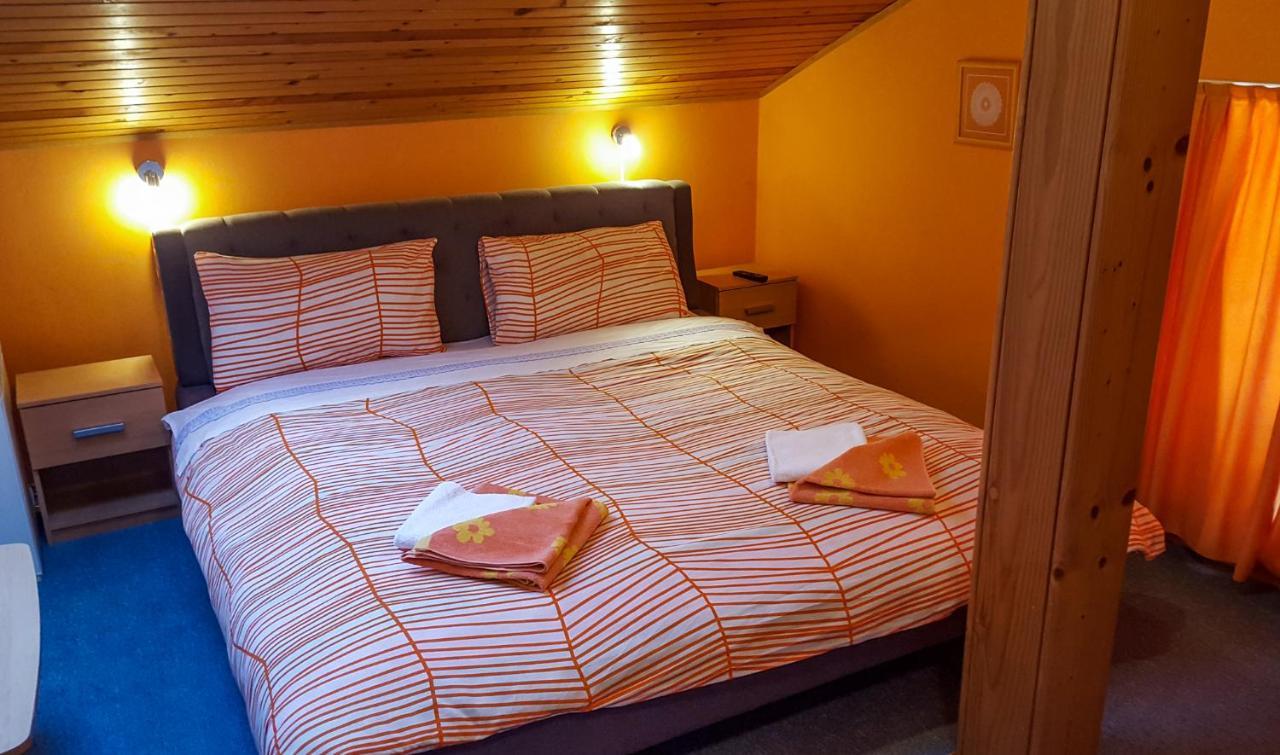 Rooms With Shared Kitchen Zver, Great For Hikers Худаюжна Экстерьер фото