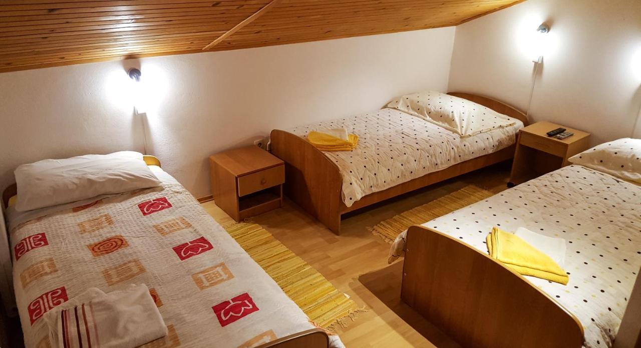 Rooms With Shared Kitchen Zver, Great For Hikers Худаюжна Экстерьер фото