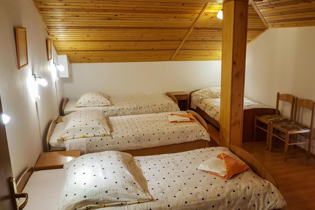 Rooms With Shared Kitchen Zver, Great For Hikers Худаюжна Экстерьер фото